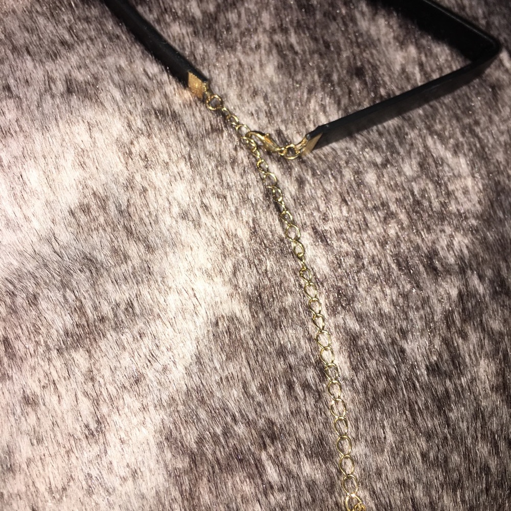 Black Chocker - Picture 2 of 4